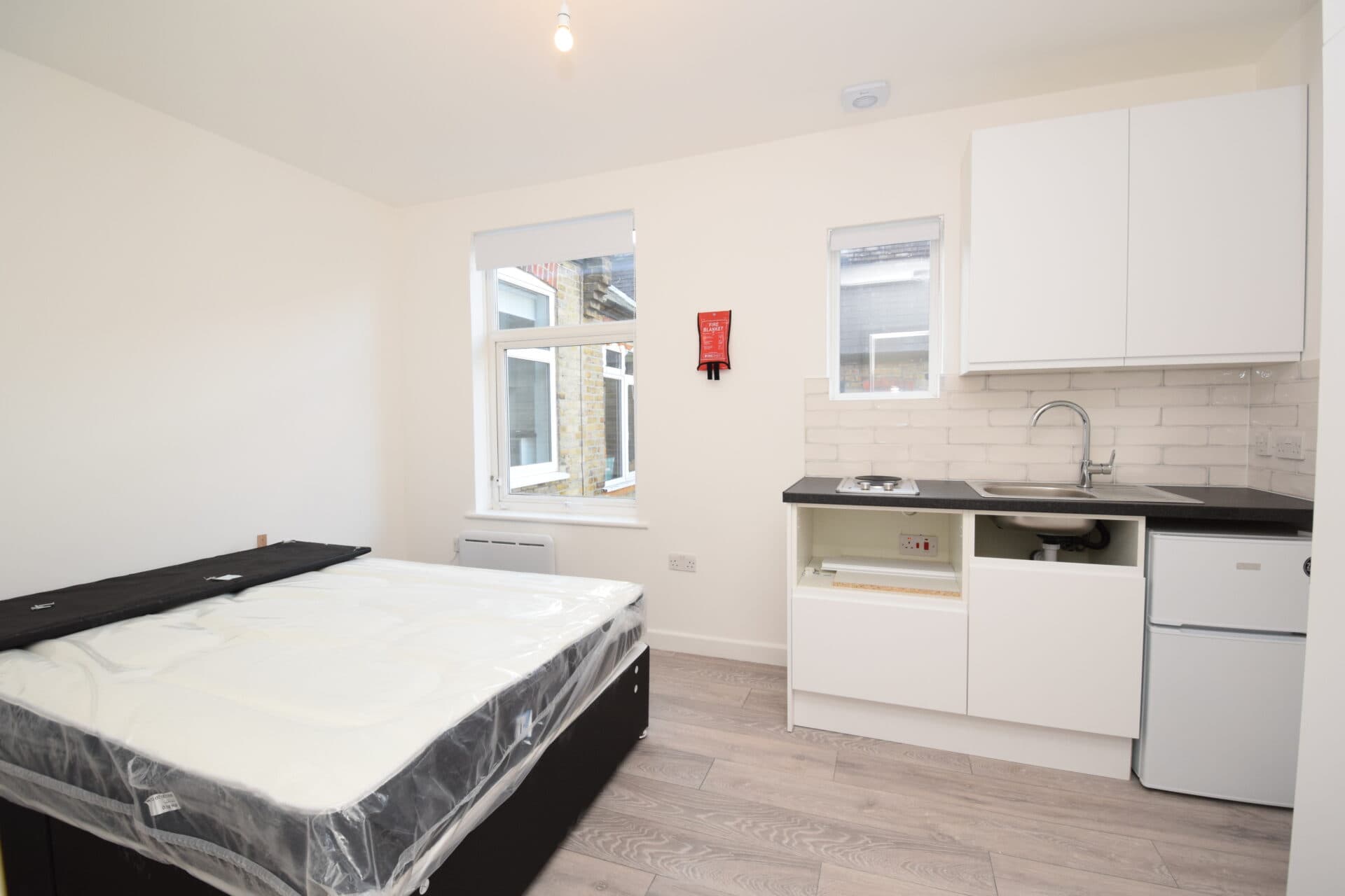 Room 3, Bushey Hall Road, Bushey, WD23