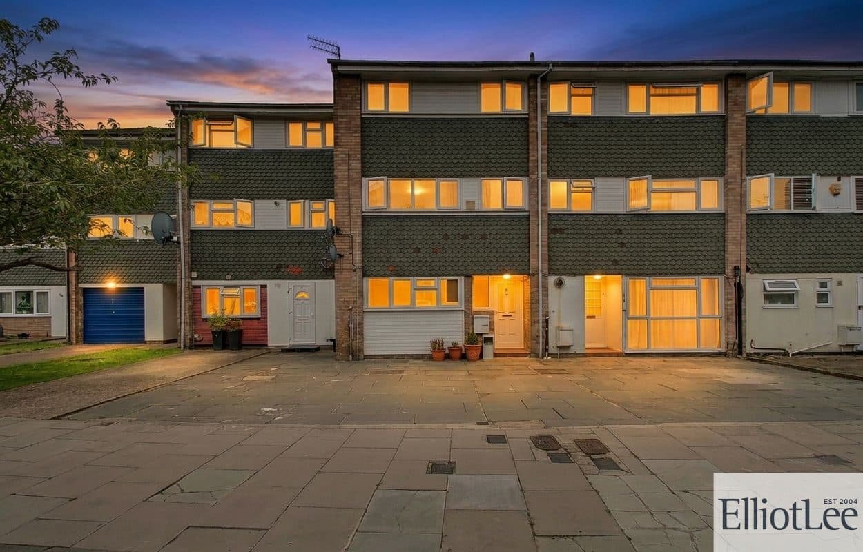 Hindhead Gardens, Northolt, UB5