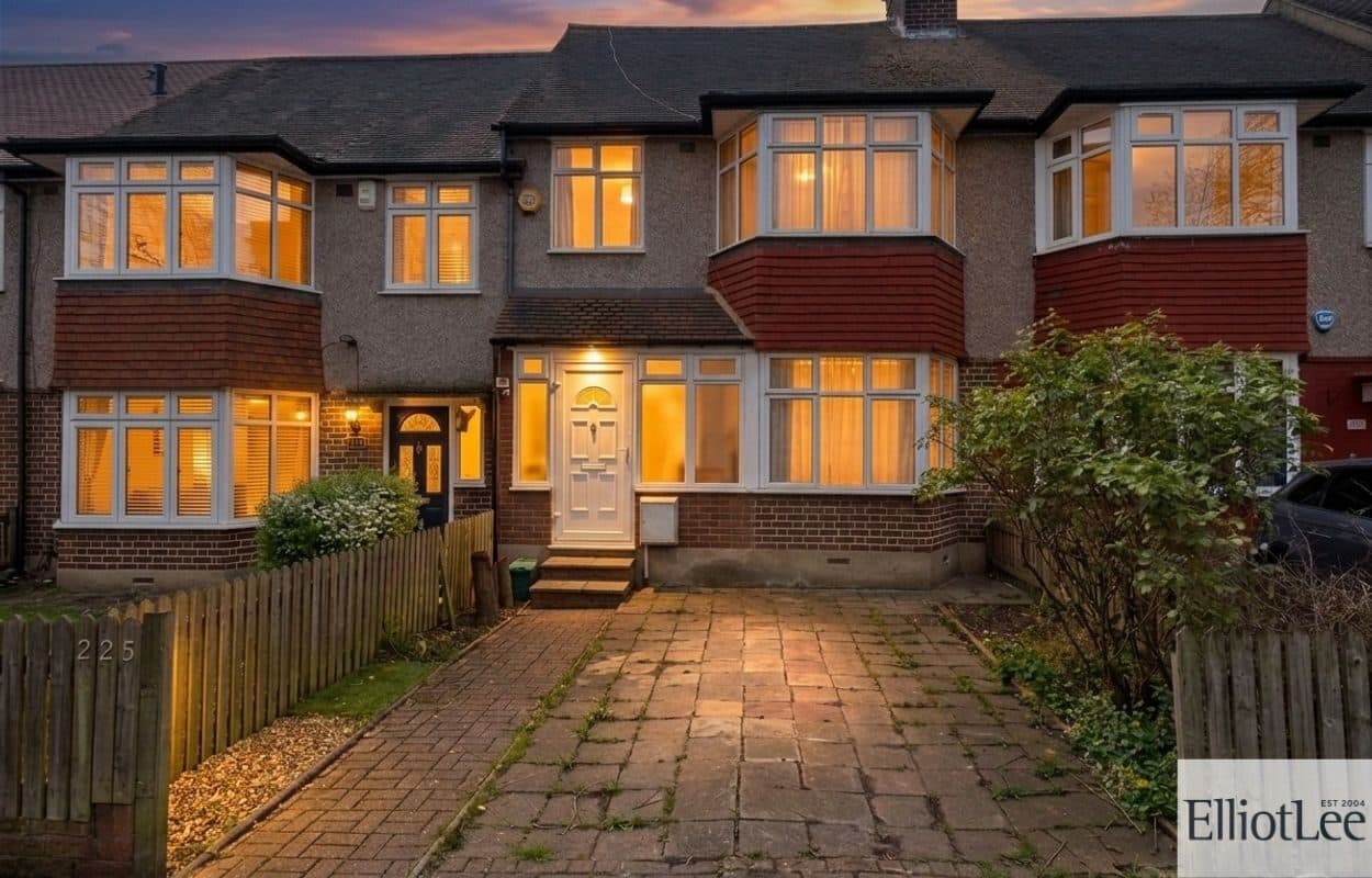 Whitton Avenue East, Greenford, UB6