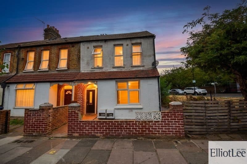 Victoria Road, Southall, UB2