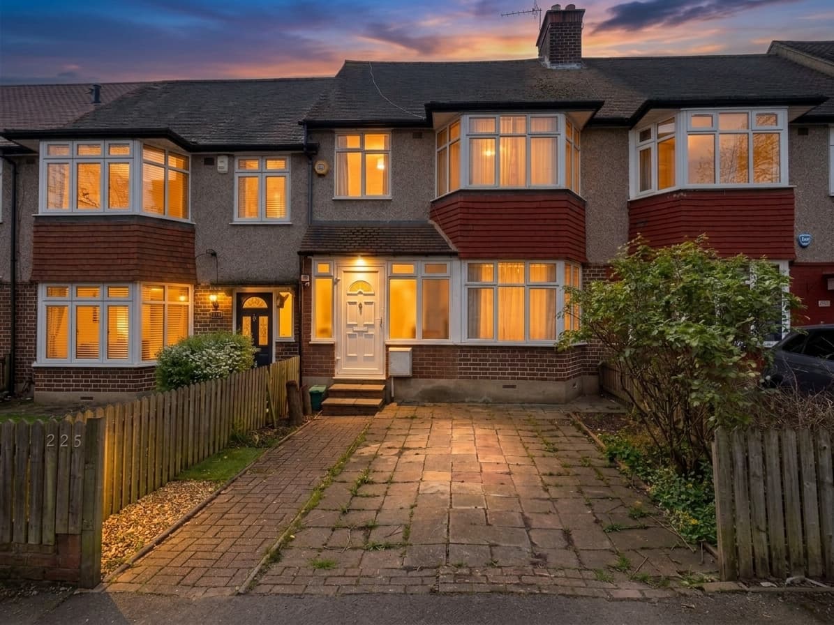 Whitton Avenue East, Greenford, UB6