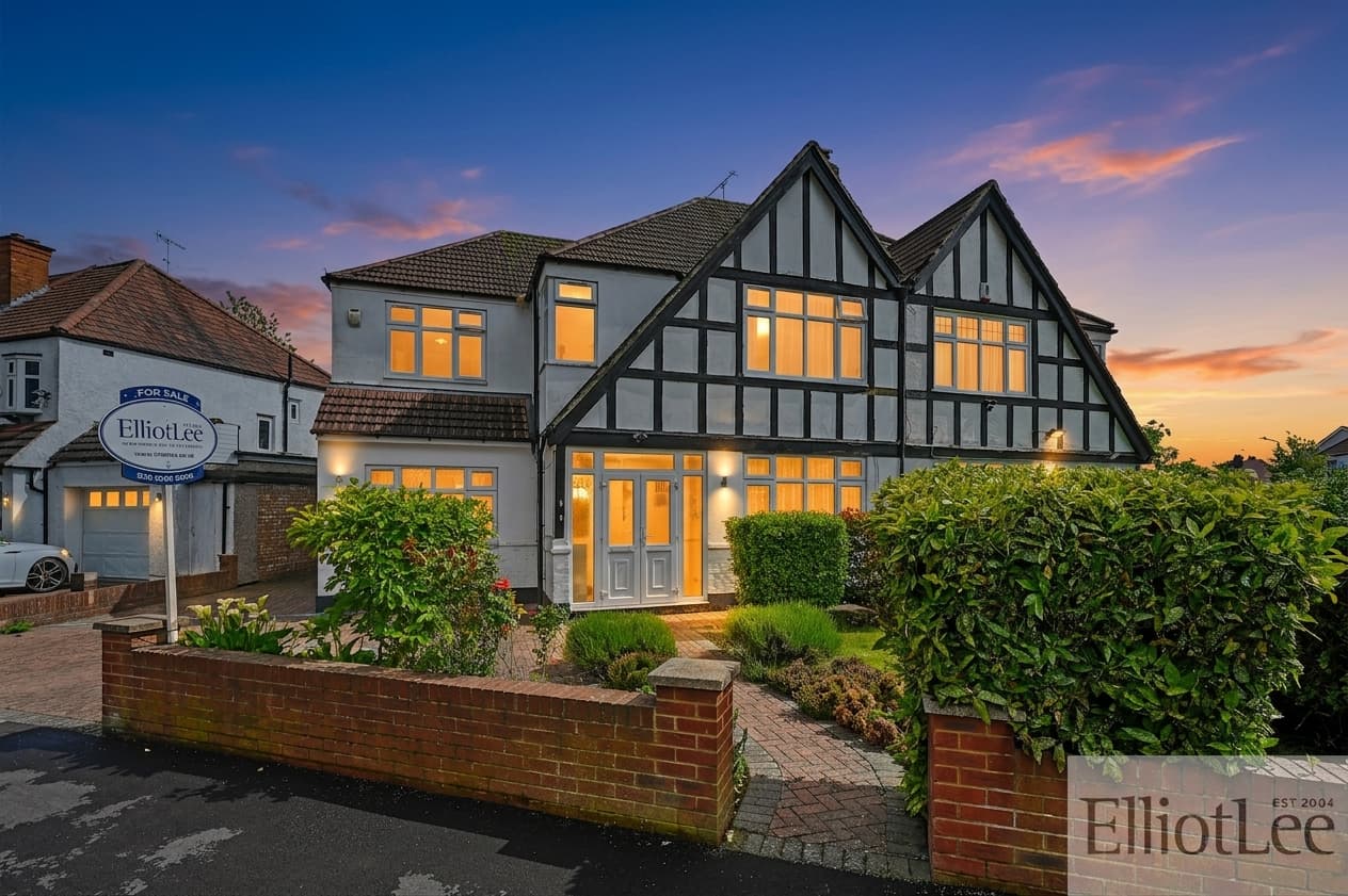Carlton Avenue West, Wembley, HA0