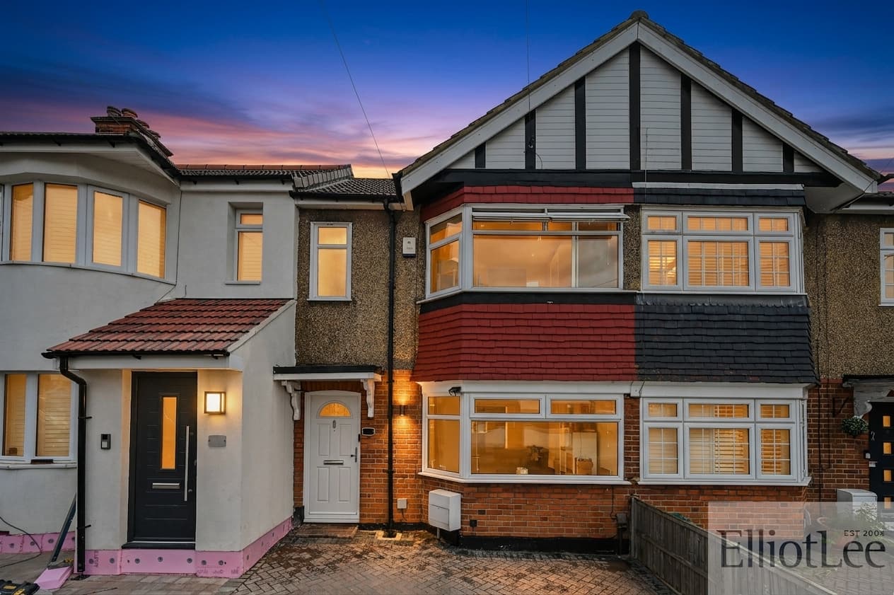 Dawlish Drive, Ruislip, HA4